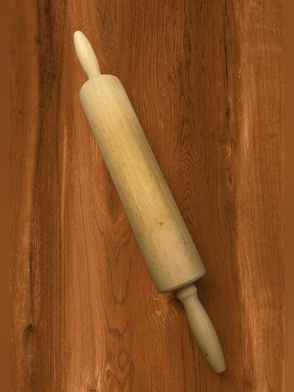 Wooden rolling pin for baking - classic with rotating handles